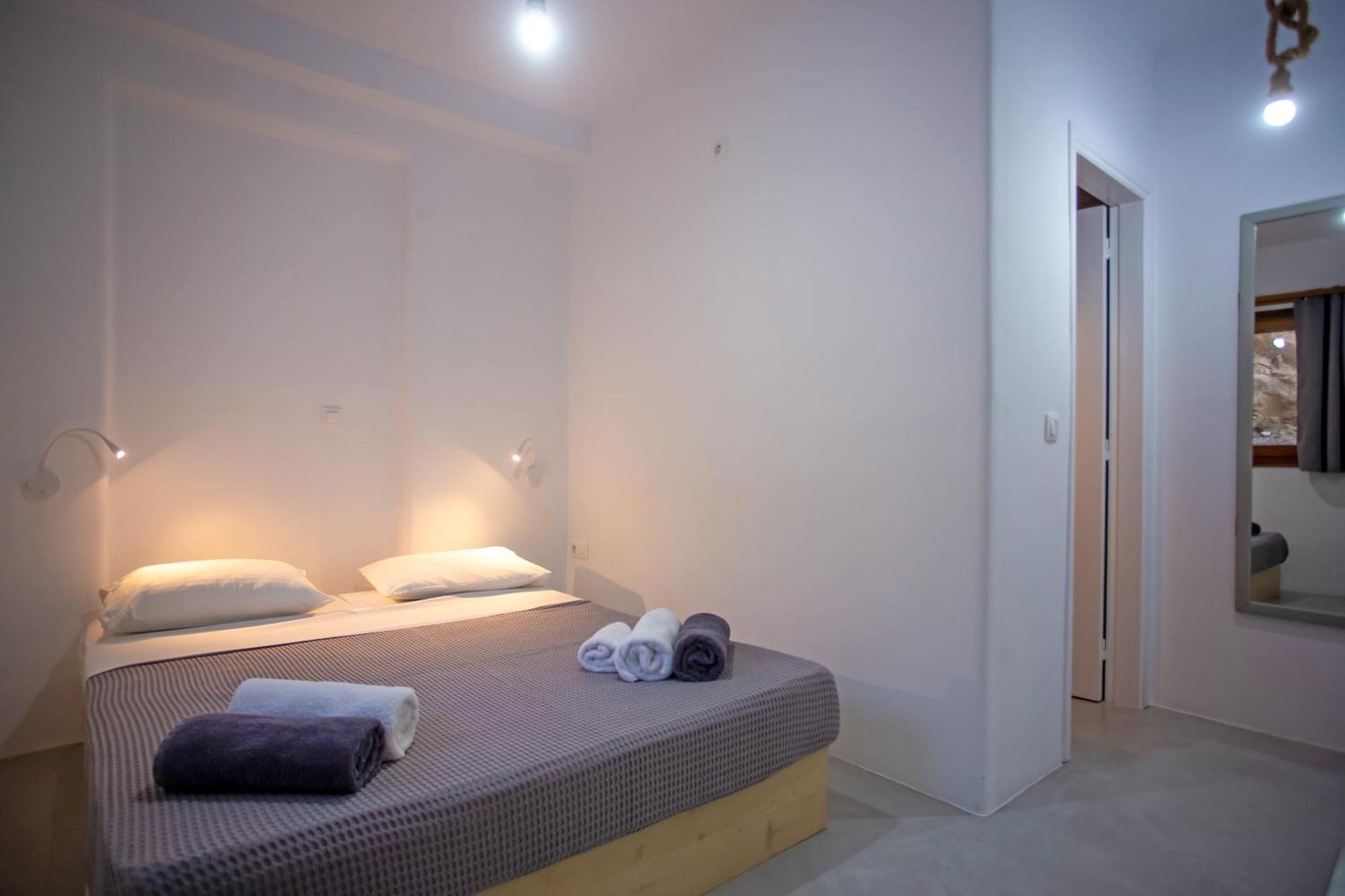 Terra White Seaview Pool Apartments & Suites Mykonos Town Bagian luar foto